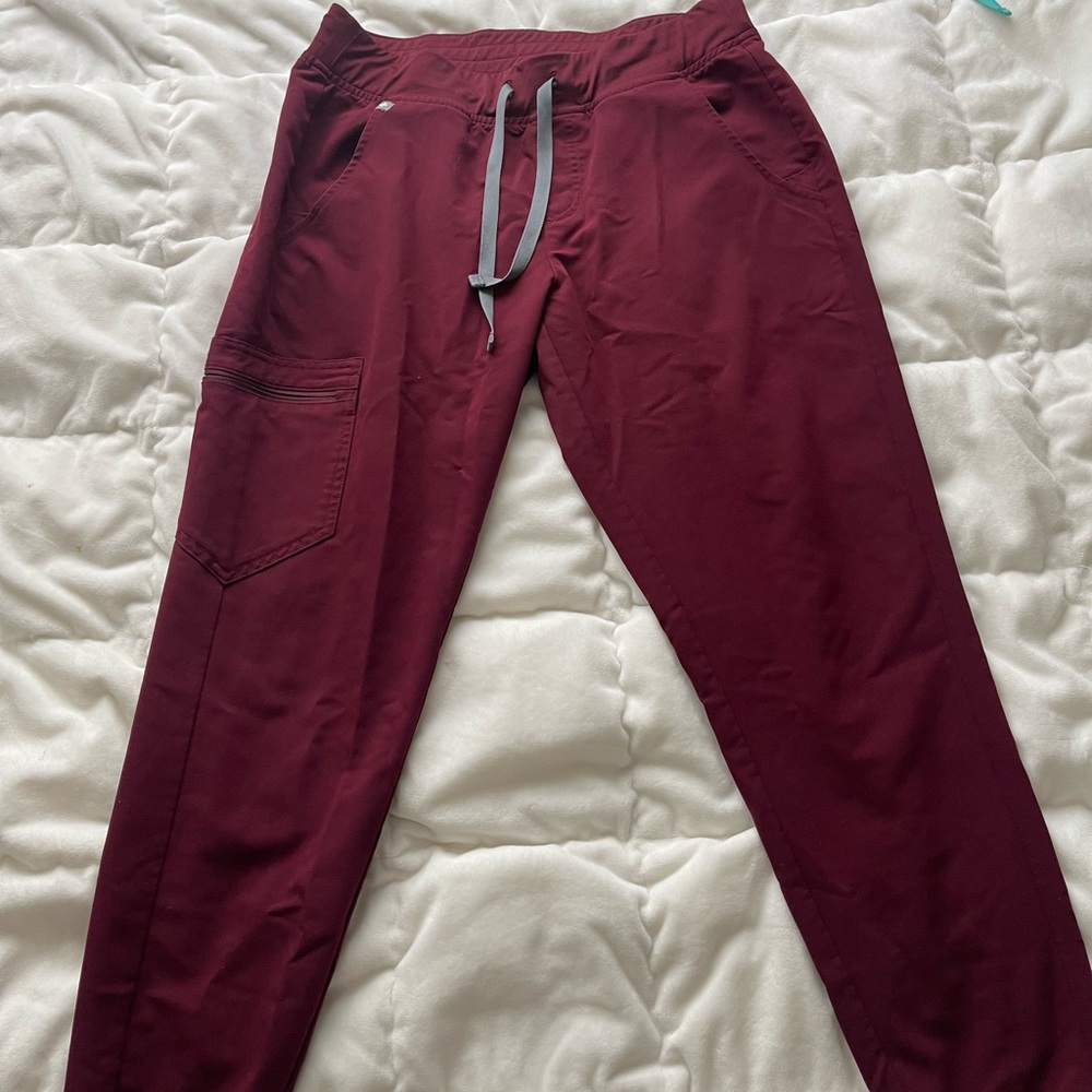 FIGS womens Zamora jogger scrub pants in burgundy